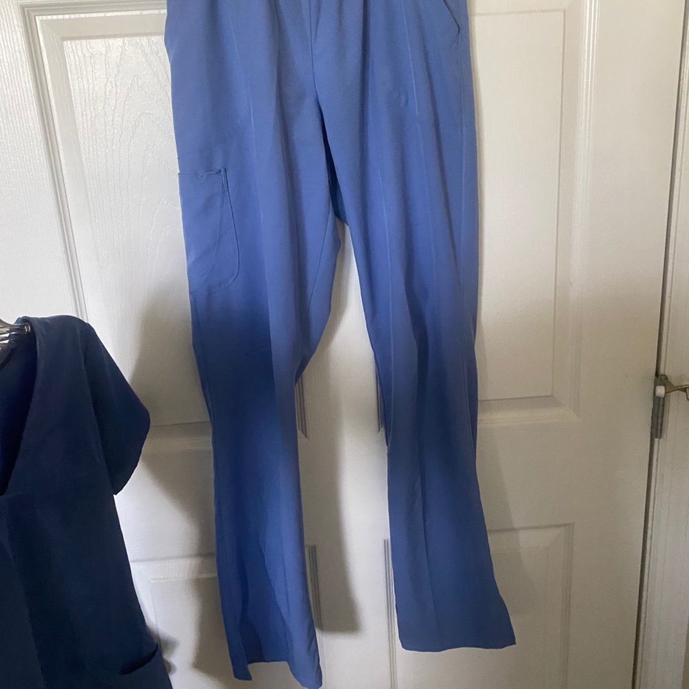 Ceil Blue SKETCHER Scrubs SET
